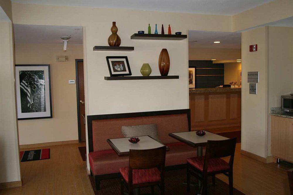 Hampton Inn Minneapolis-Burnsville Restoran gambar